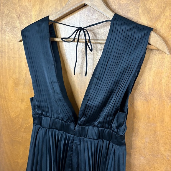 Abercrombie & Fitch Black Satin Plunge Pleated Babydoll Mini Dress Formal Small - Picture 7 of 14